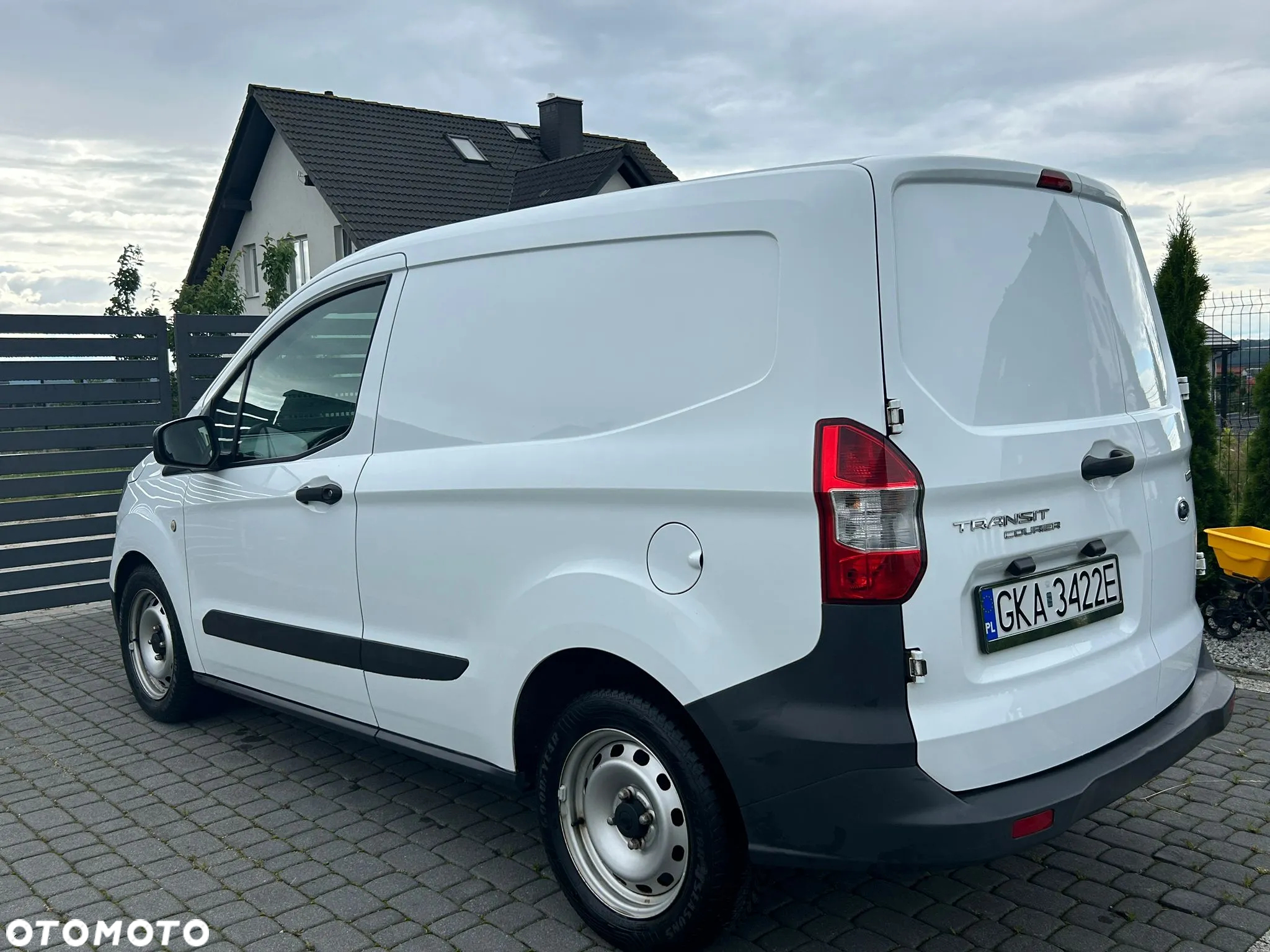 Ford Transit Courier - 2