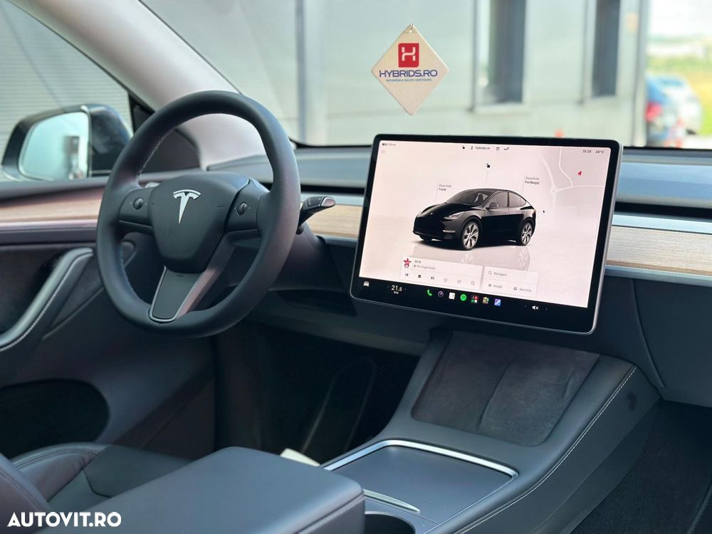 Tesla Model Y - 2