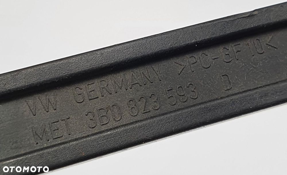 CIĘGNO UCHWYT MASKI VW PASSAT B5 3B0823593 - 5
