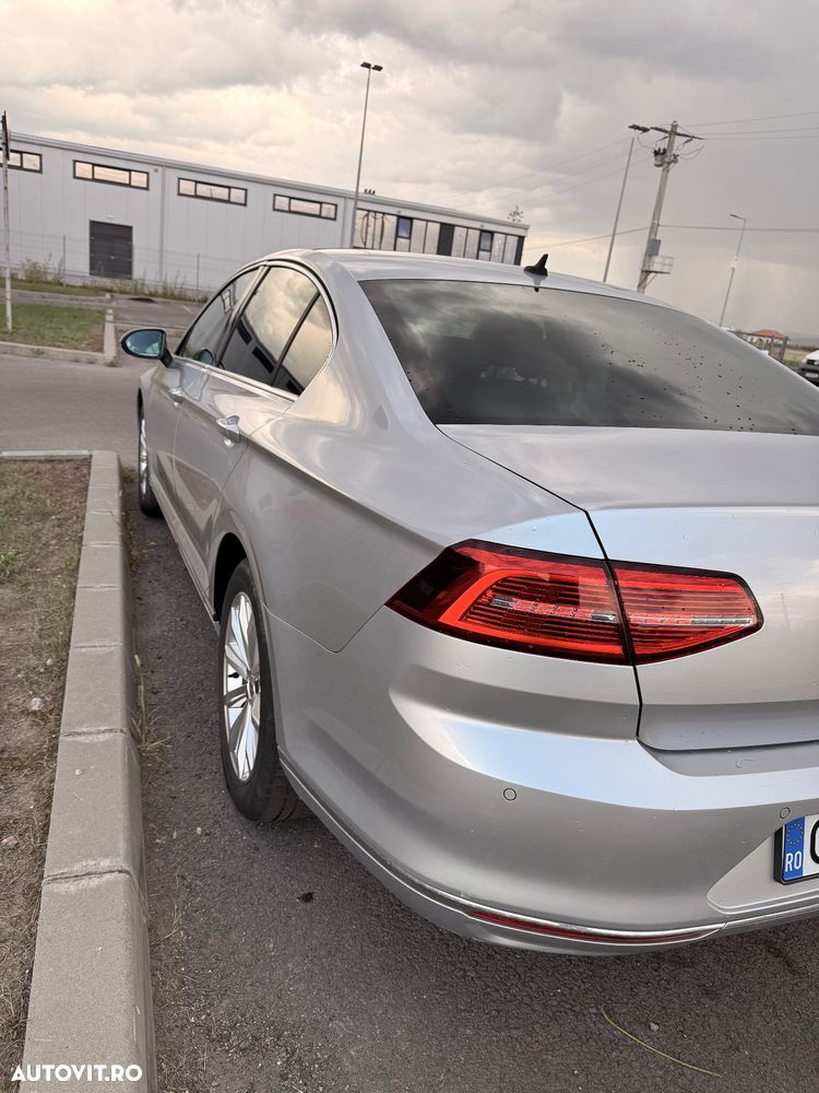 Volkswagen Passat 2.0 TDI (BlueMotion Technology) DSG Comfortline - 8