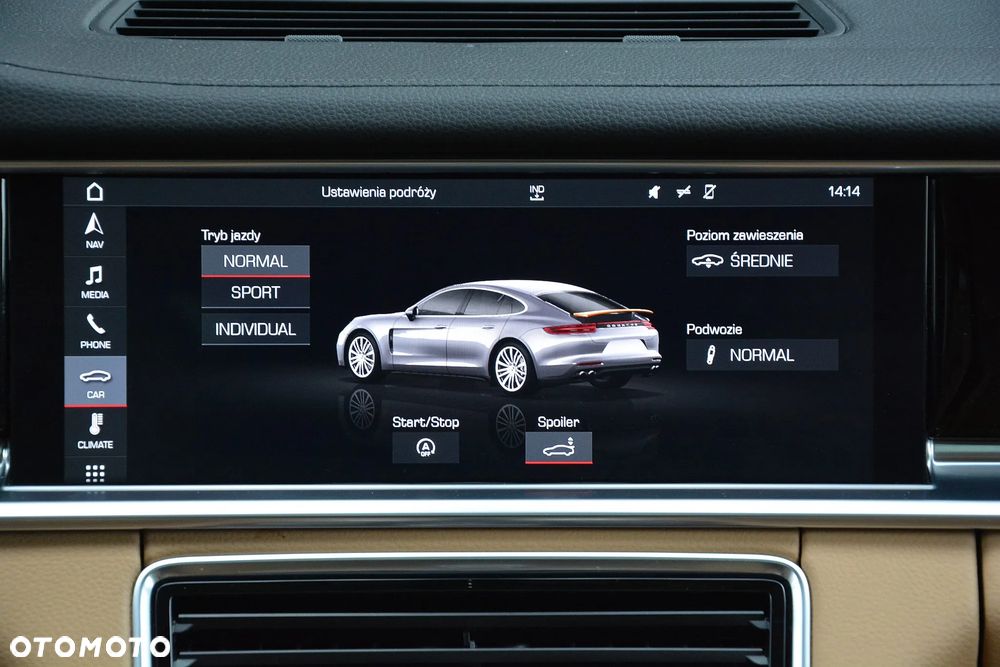 Porsche Panamera 4 - 23