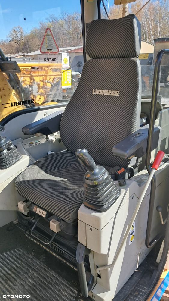 Liebherr R934c - 14