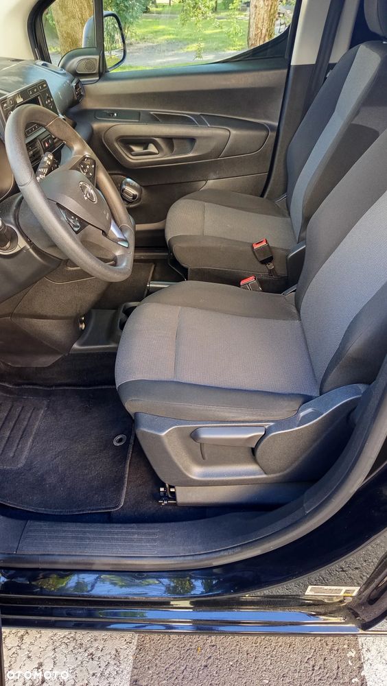 Opel Combo XL 1.2 Turbo Essentia S&S - 31