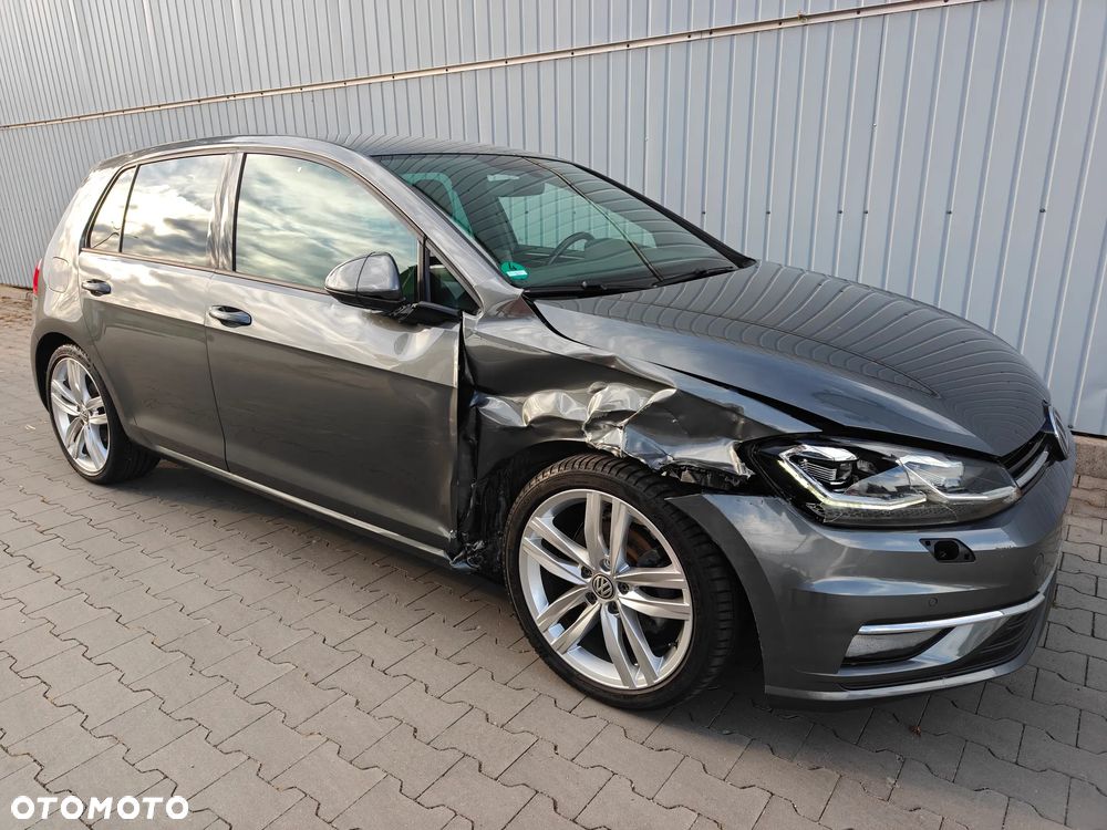 Volkswagen Golf - 32