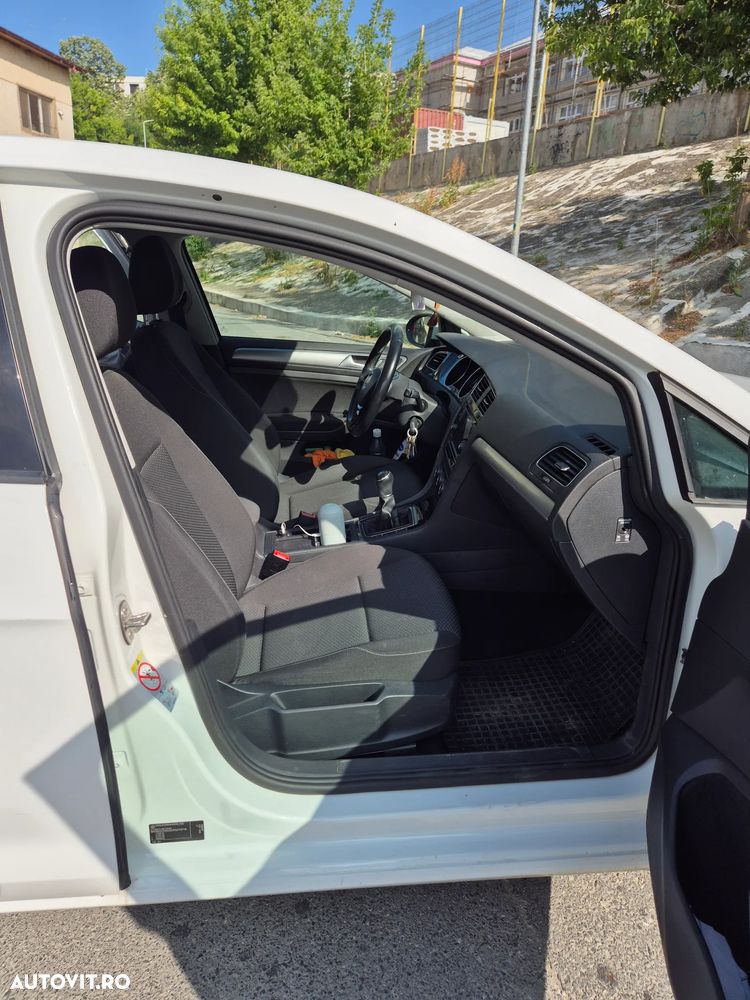 Volkswagen Golf - 8