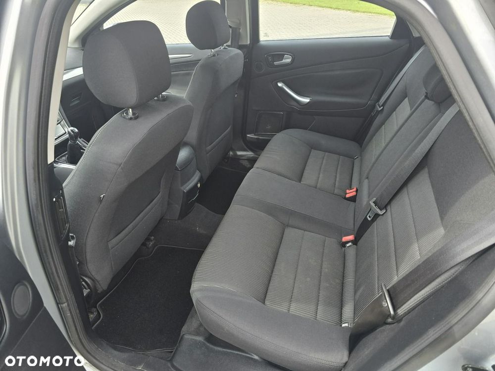 Ford Mondeo - 21