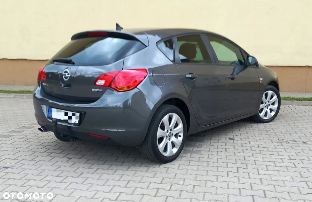 Opel Astra 1.4 Turbo Exklusiv - 4