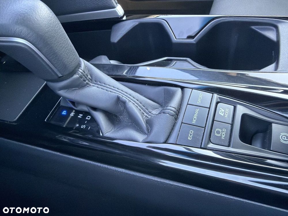 Toyota Camry - 26
