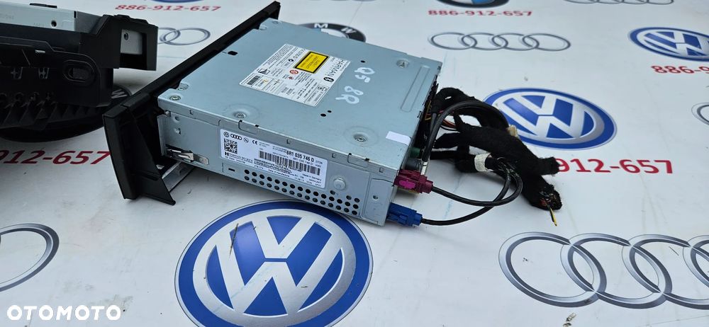 Audi Q5 8R EKRAN WYŚWIETLACZ MONITOR MMI NAWIGACJI 8R0919604A  JEDNOSTKA STACJA MULTIMEDIA MMI HARMAN 8R1035746D  TUNER RADIA MMI  4G0035082G  STEROWNIK KAMERY COFANIA 8R0907441A  STELAŻ MODULÓW 8R0035209B - 8