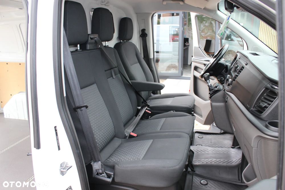 Ford TRANSIT CUSTOM - 13