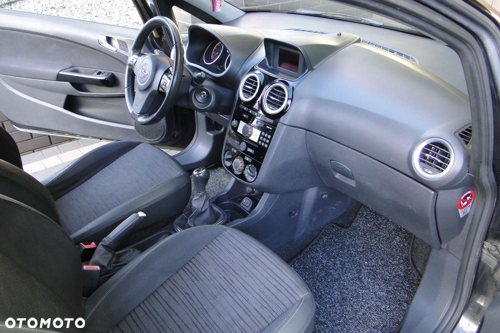 Opel Corsa 1.4 16V 150 Jahre - 12