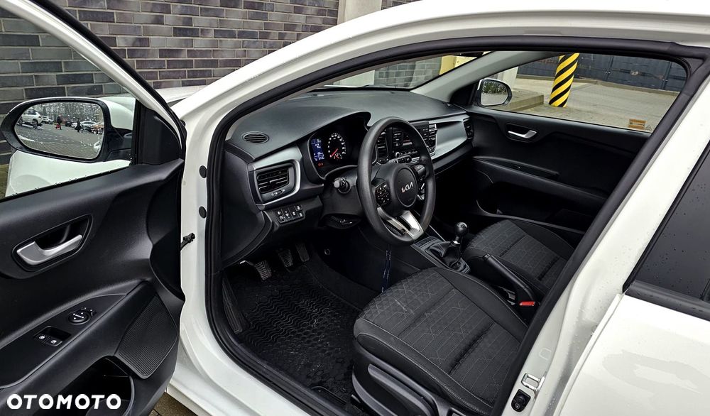 Kia Rio 1.2 M - 11