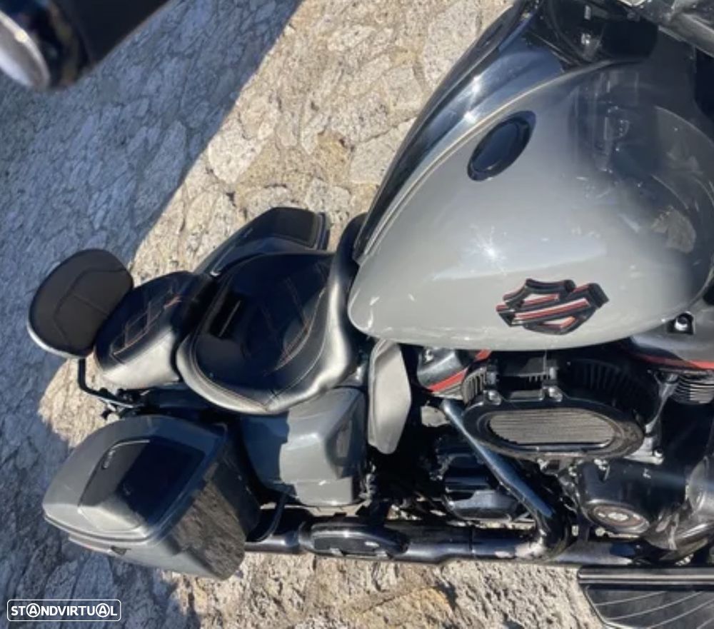 Harley-Davidson Street GLIDE CVO - 6