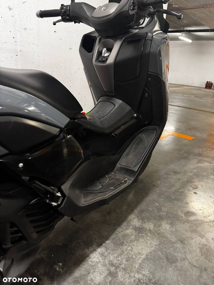 Yamaha NMAX - 9