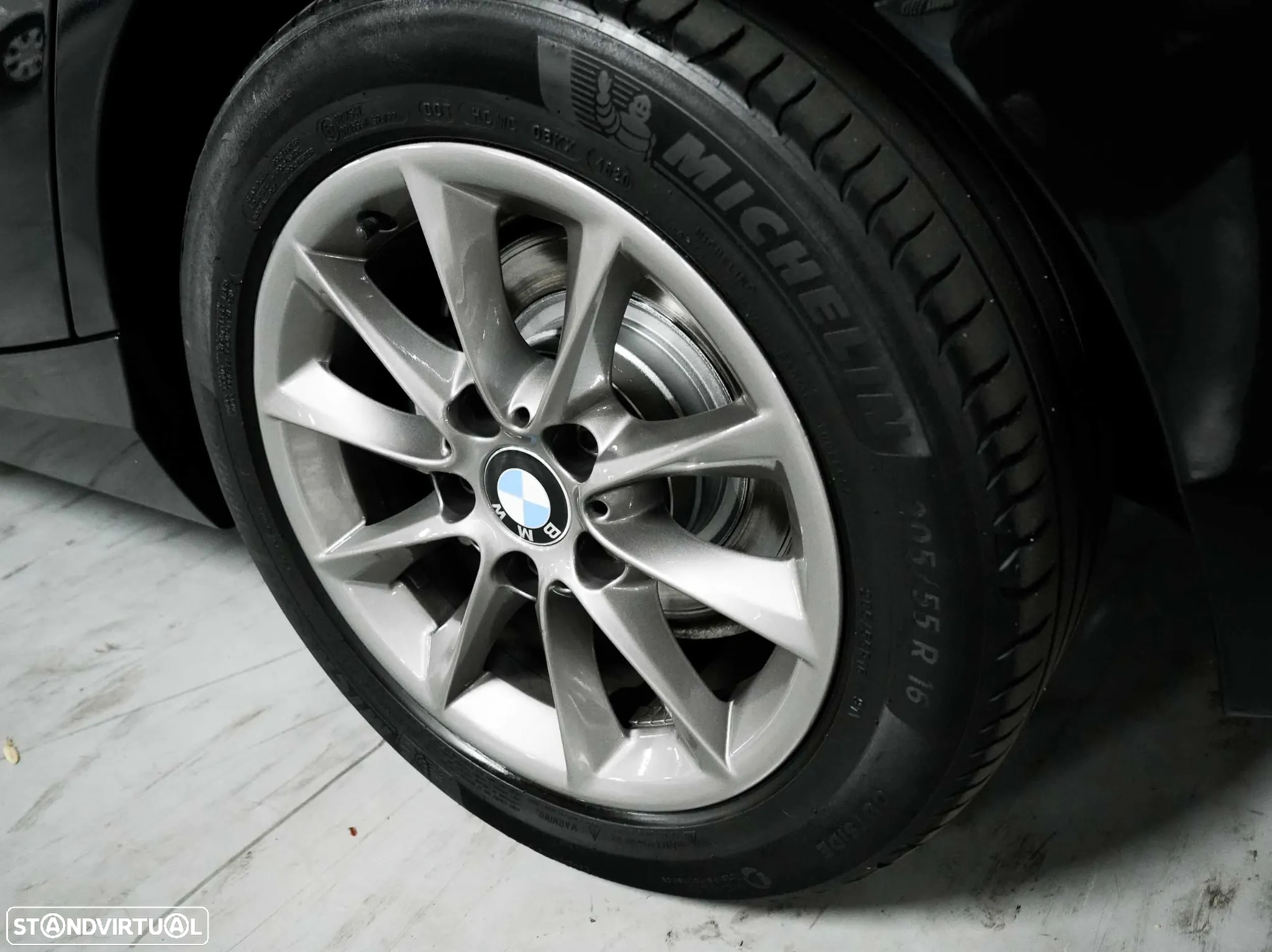 BMW 116 d EDynamics Line Urban - 12