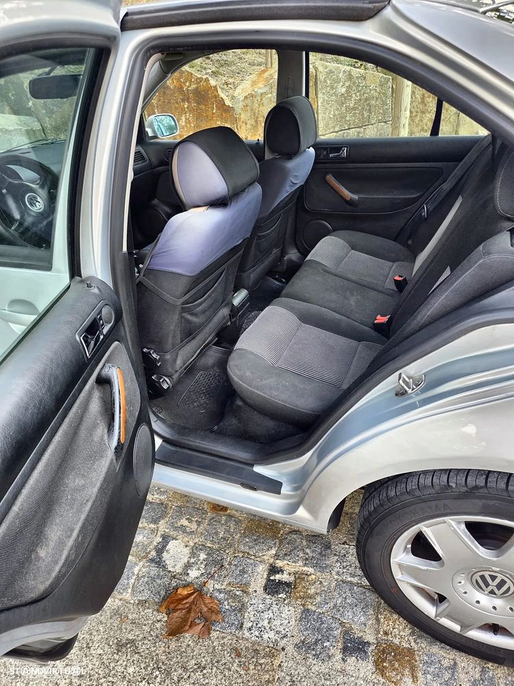VW Bora 1.9 TDi Highline - 11