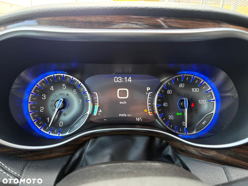 Chrysler Pacifica - 24