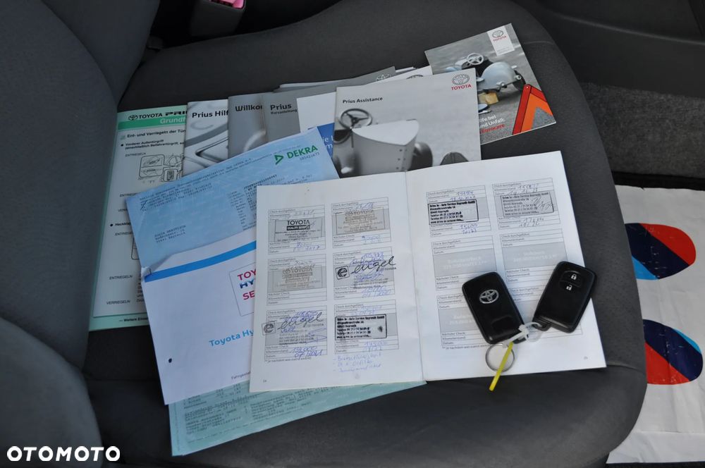 Toyota Prius 1.8 HSD Prestige - 36