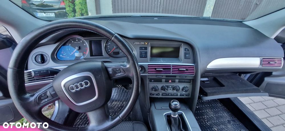 Audi A6 Limousine 2.4 - 12