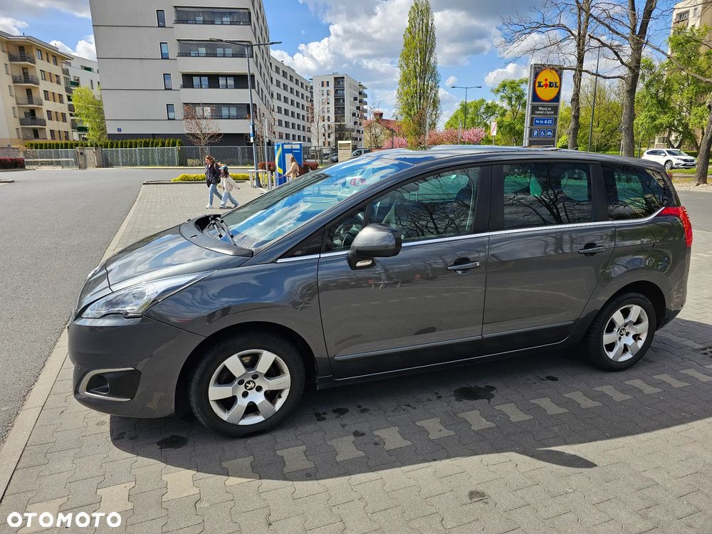 Peugeot 5008 HDI 115 Allure - 22