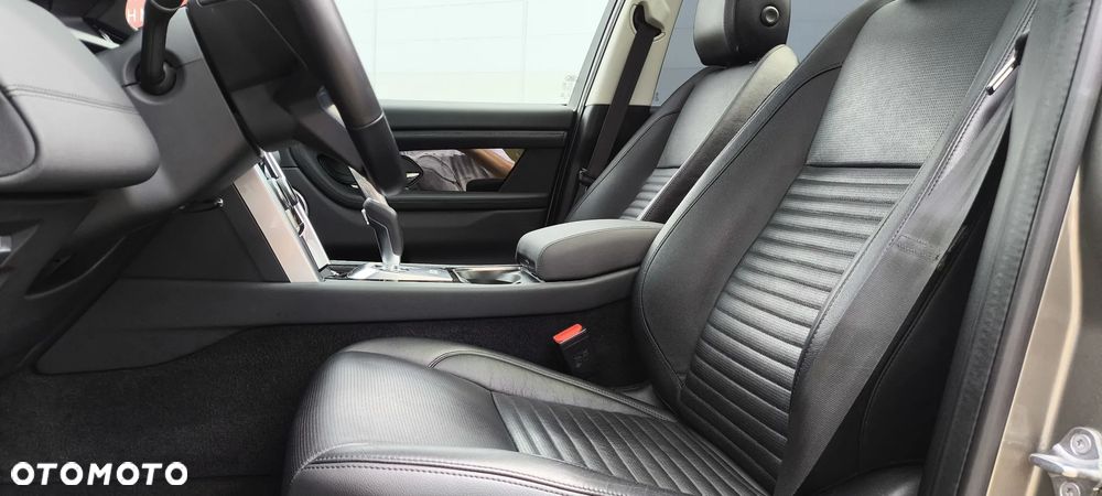 Land Rover Discovery Sport P200 HSE - 12