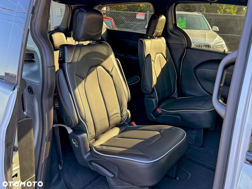 Chrysler Pacifica - 6