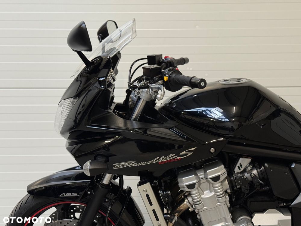 Suzuki Bandit - 25