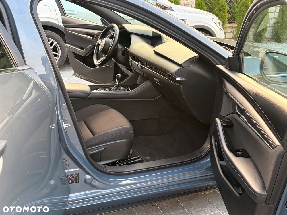 Mazda 3 2.0 mHEV Hikari - 18
