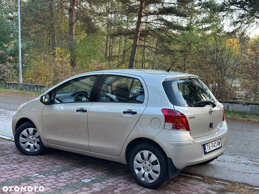 Toyota Yaris 2009 photo 3