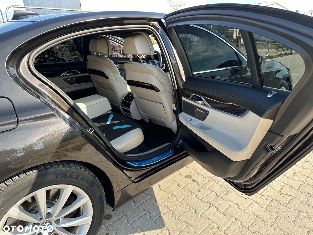BMW Seria 7 740d xDrive - 15