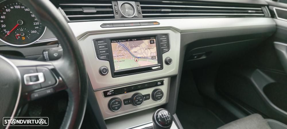 VW Passat 1.6 TDI Confortline - 24