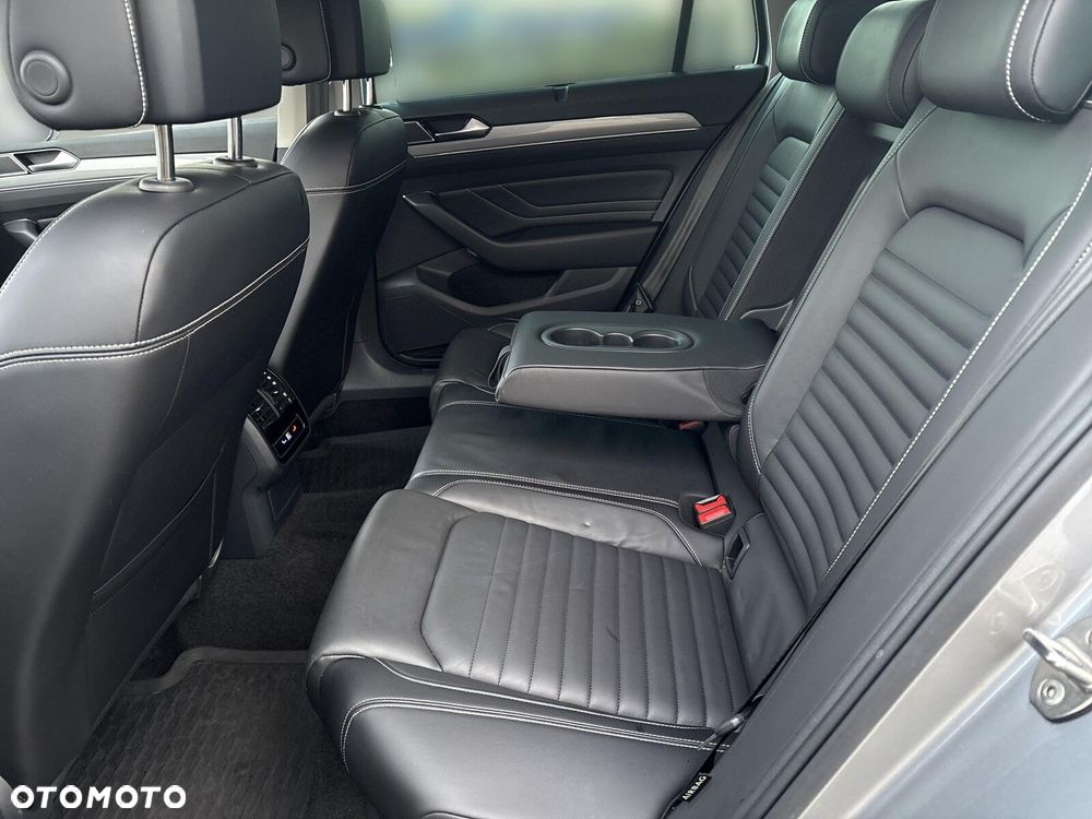 Volkswagen Passat - 15