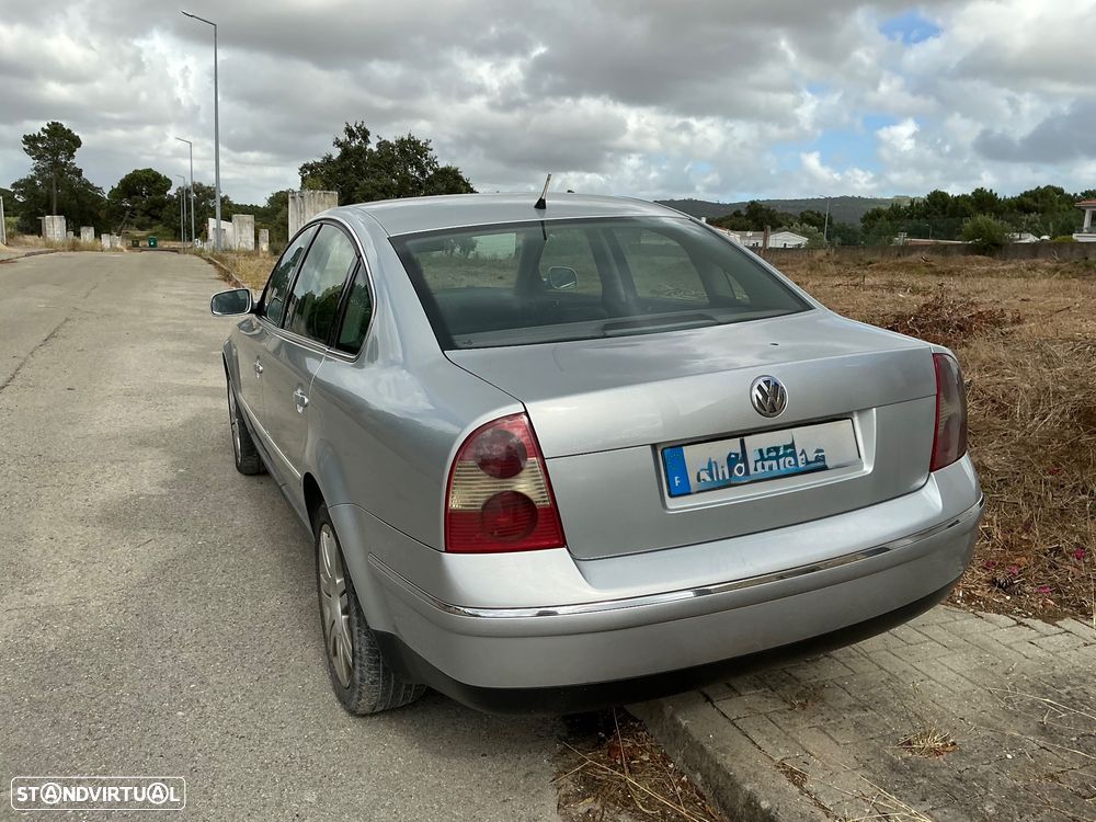 VW Passat 1.9 TDi Highline - 8