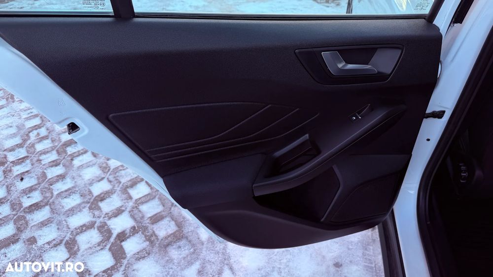 Ford Focus 1.0 EcoBoost Titanium - 30