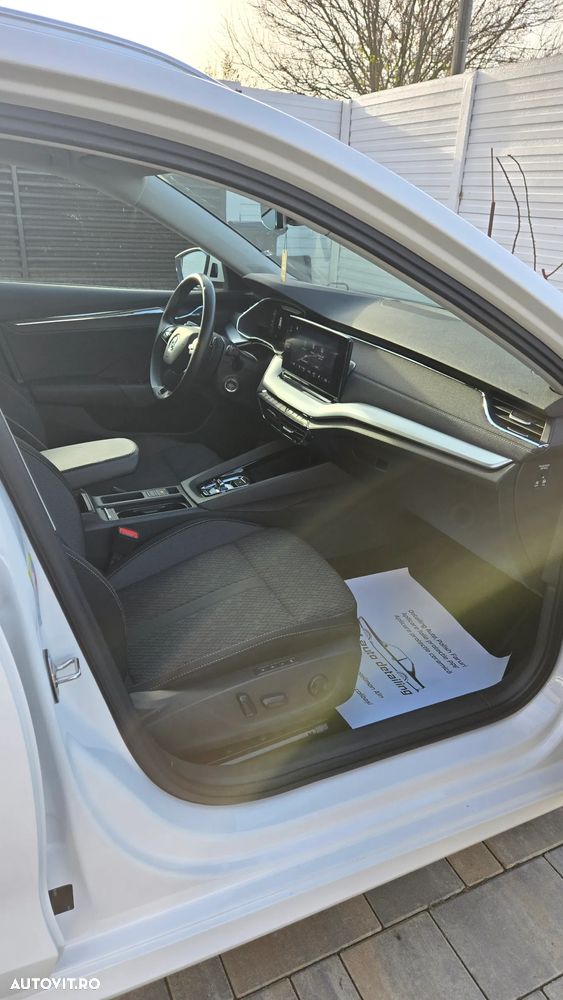 Skoda Octavia Combi Diesel 2.0 TDI DSG Ambition - 8