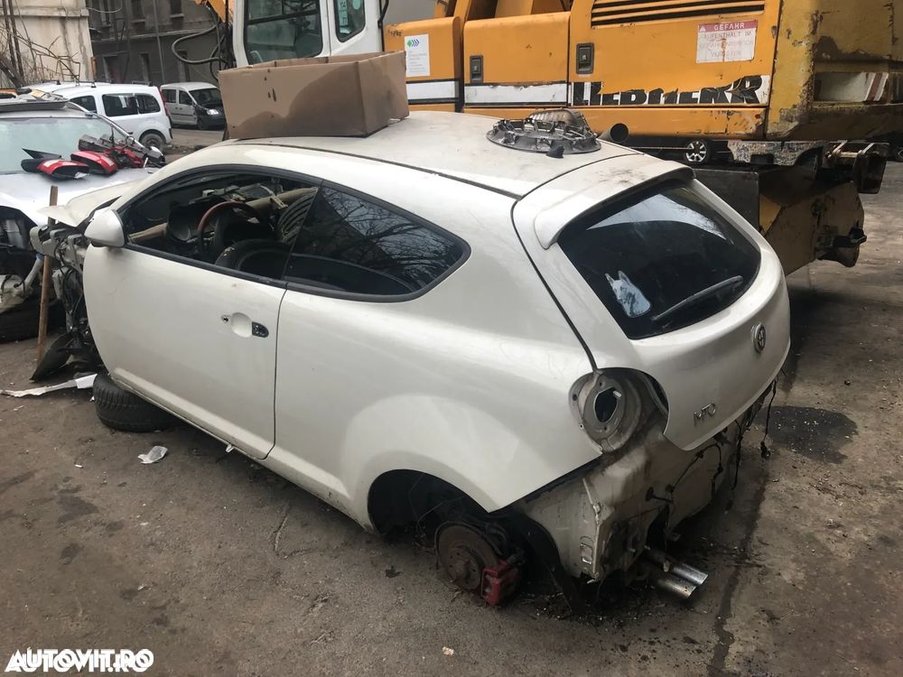 Usa stanga/Usa dreapta fata Alfa Romeo alb 2011 - 2