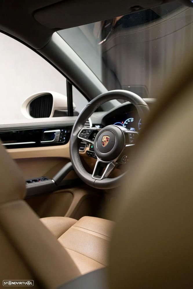 Porsche Cayenne Coupé E-Hybrid - 12