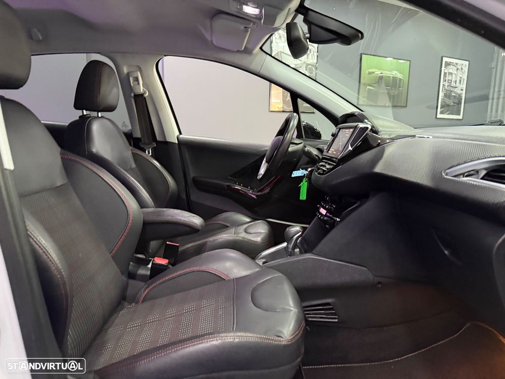 Peugeot 208 1.2 PureTech GT Line EAT6 - 17