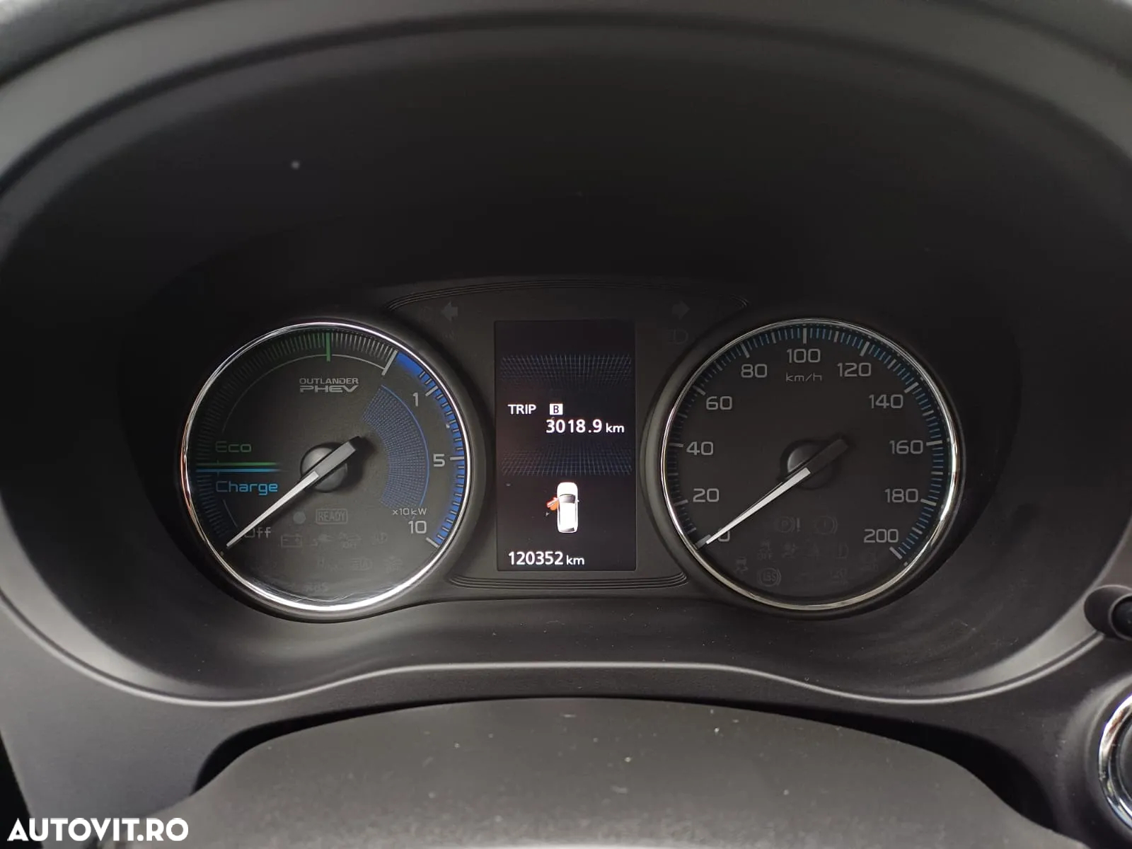 Mitsubishi Outlander 2.4 4WD Plug-In Hybrid - 10