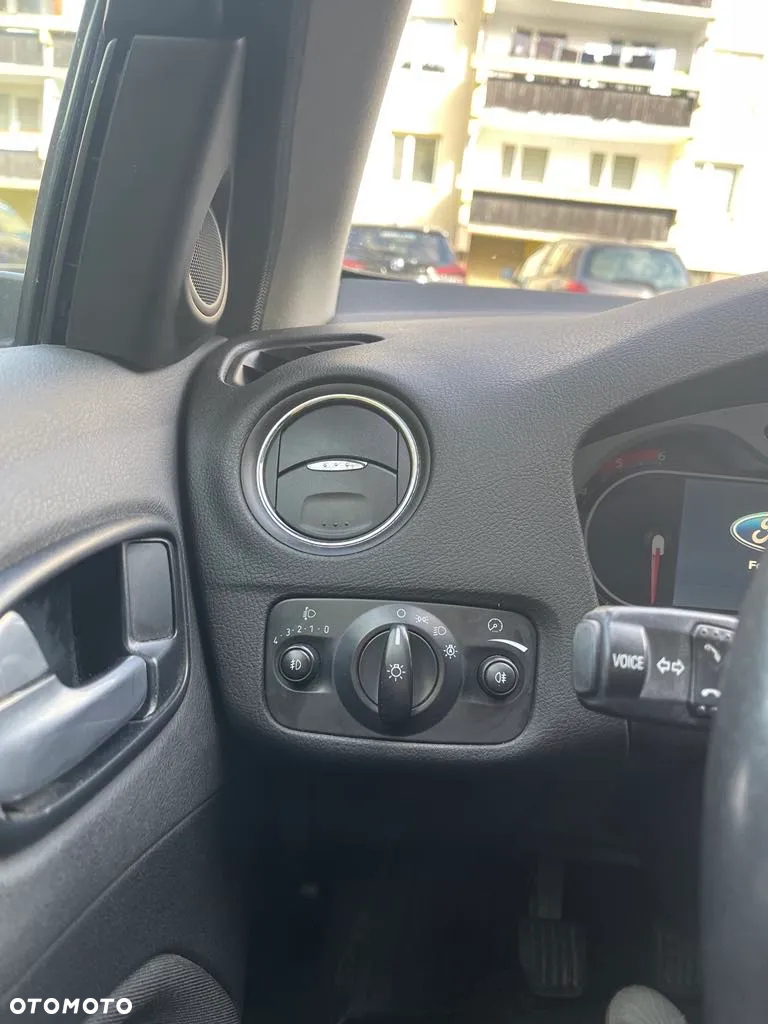 Ford Mondeo - 8