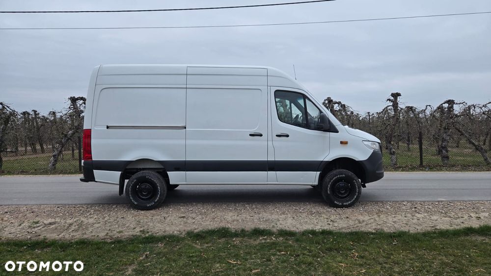 Mercedes-Benz SPRINTER - 4
