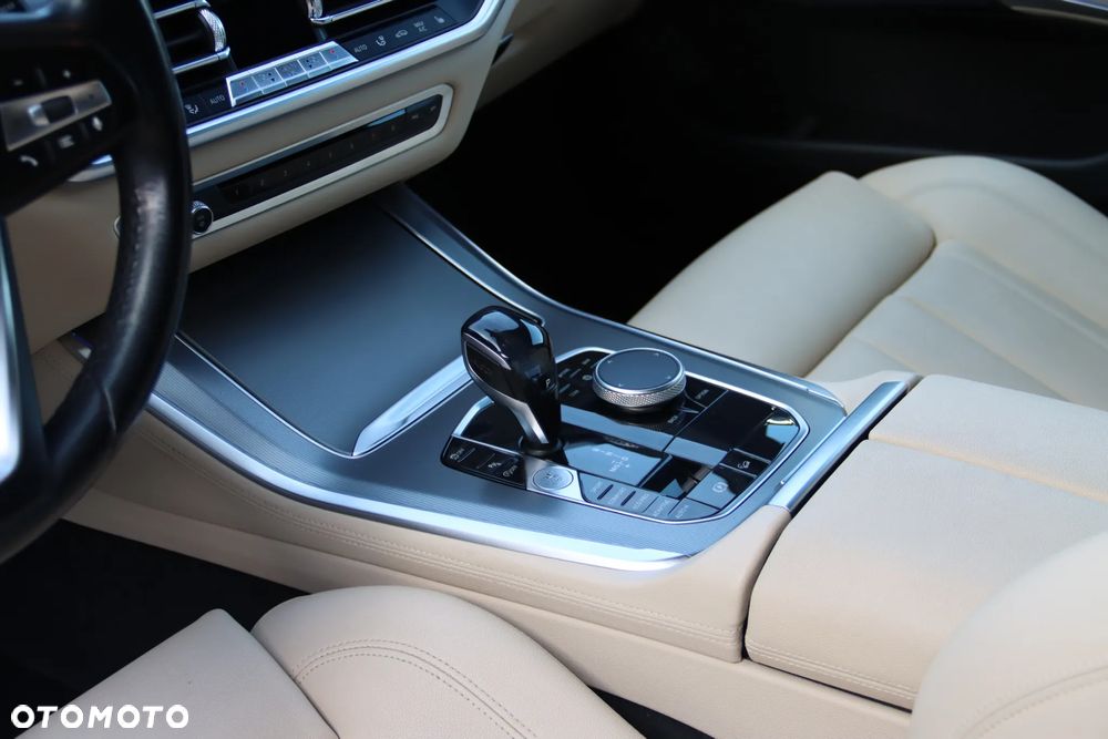 BMW X5 xDrive40i - 13