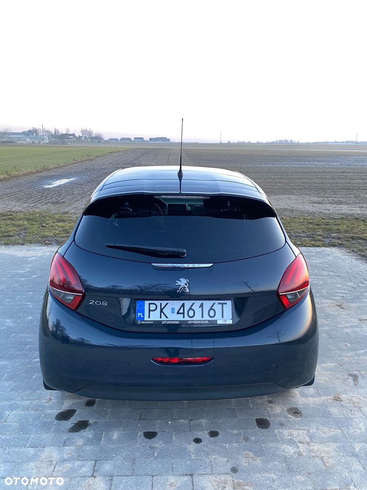 Peugeot 208 - 4
