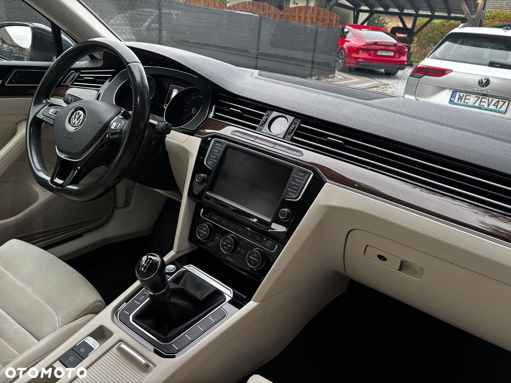 Volkswagen Passat 2016 photo 2