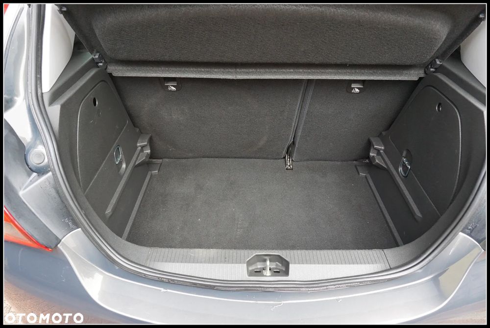 Opel Corsa 1.4 16V Cosmo - 9