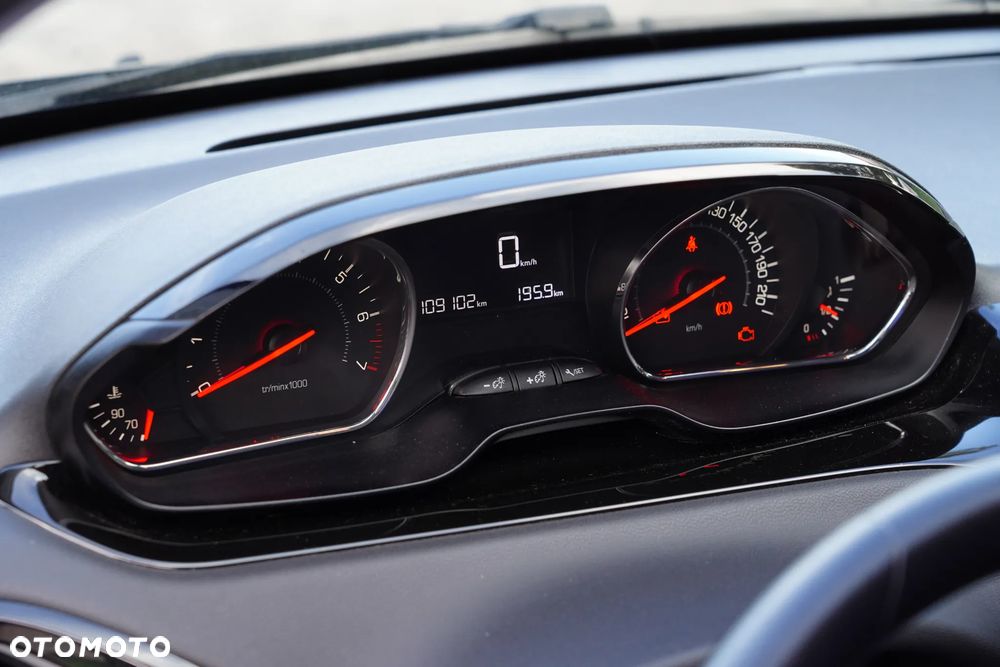 Peugeot 208 - 9