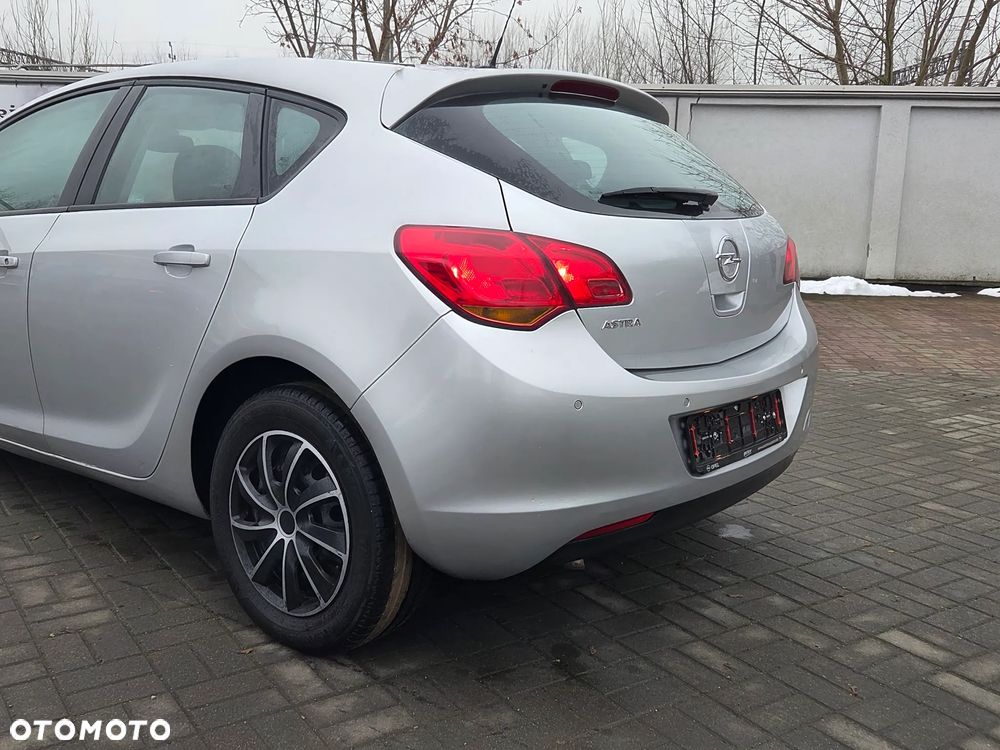 Opel Astra 1.6 Active - 13