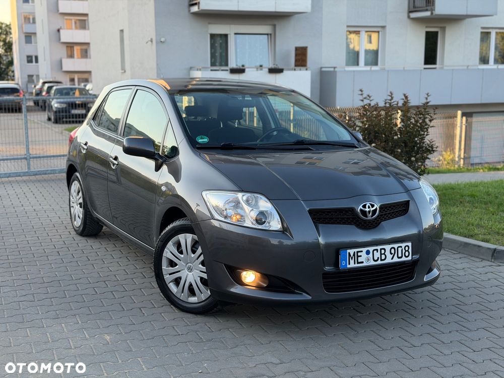 Toyota Auris 1.6 VVT-i Executive - 1