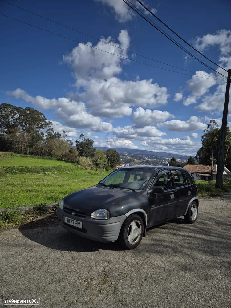 Opel Corsa 1.2 CDX - 1
