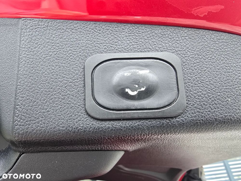 Ford Focus 1.0 EcoBoost Hybrid ST-LINE X - 11